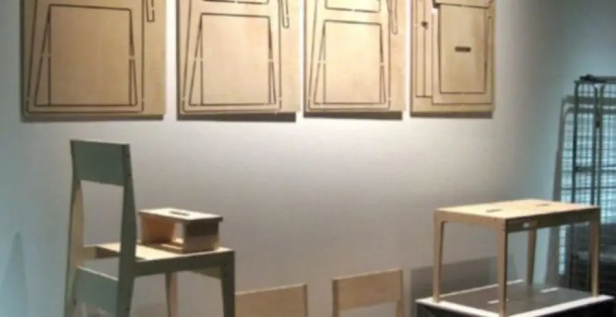 Arriva Chairkit: appendi la sedia al muro
