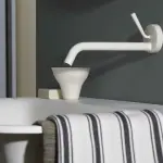 Cantando nel bagno di colore di Zucchetti