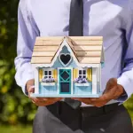 Polizza casa e oltre: quando l’assicurazione domestica diventa uno scudo per tutta la famiglia