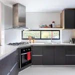 Come arredare una cucina con stile integrando design e funzionalità