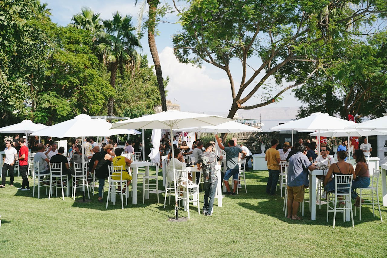 Come arredare un giardino di grandi dimensioni per una fiera o un evento importante